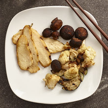 Load image into Gallery viewer, Sliced chicken with a side of roasted vegetables Eat Smart Richmond meal delivery service
